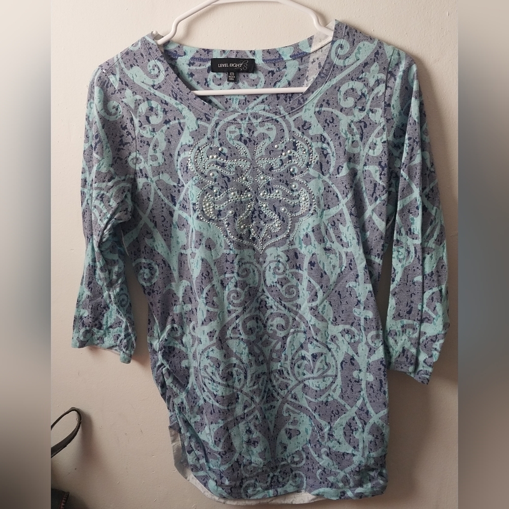 💚 3 For $15 Level 8 blouse Medium, like new!